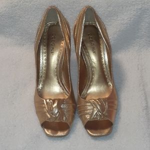 BCBGirls pumps